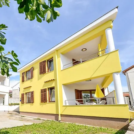 Ana Apartamento Petrčane
