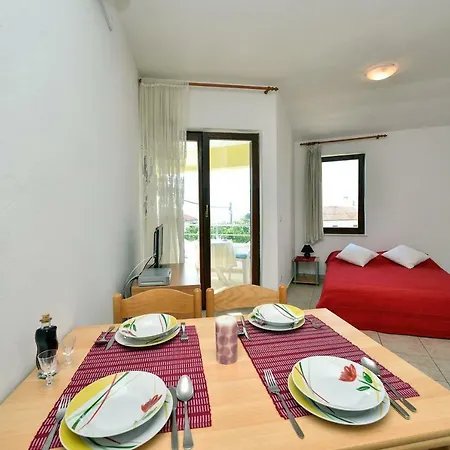 Ana Apartment *